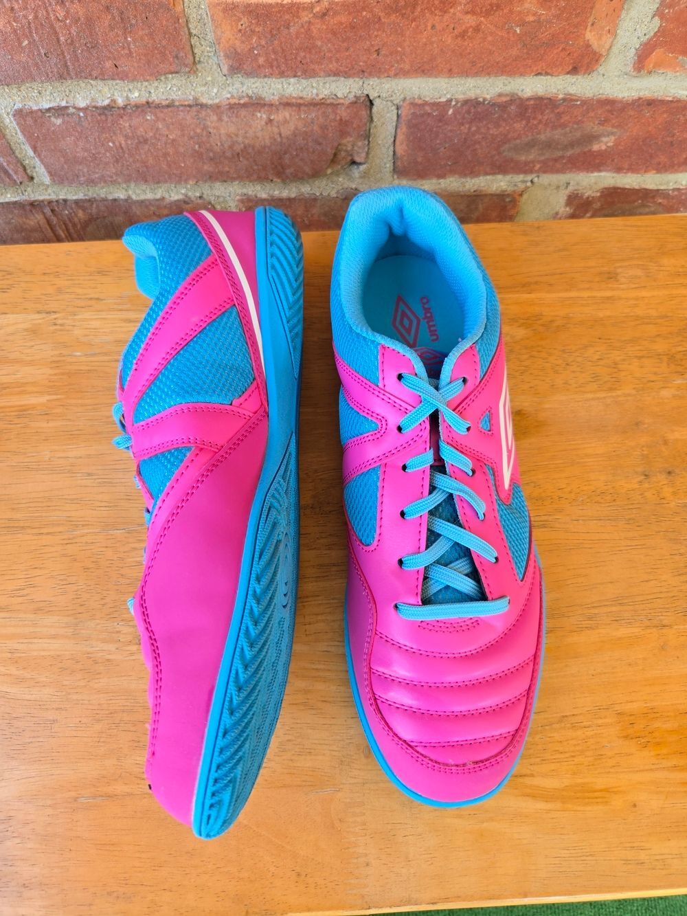 Umbro Sala Court Blue Indoor Soccer Shoes 9.5 US Mens Lightweight